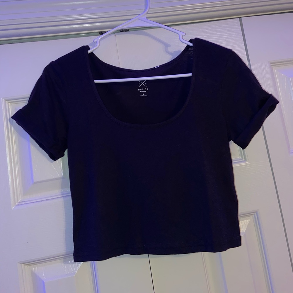 PacSun black crop tee